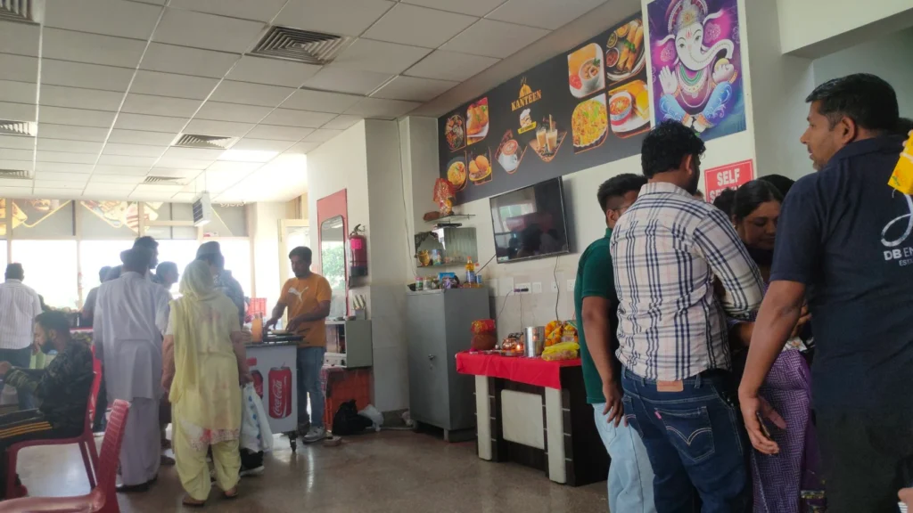 AIIMS Delhi - The Lifeline Canteen✨